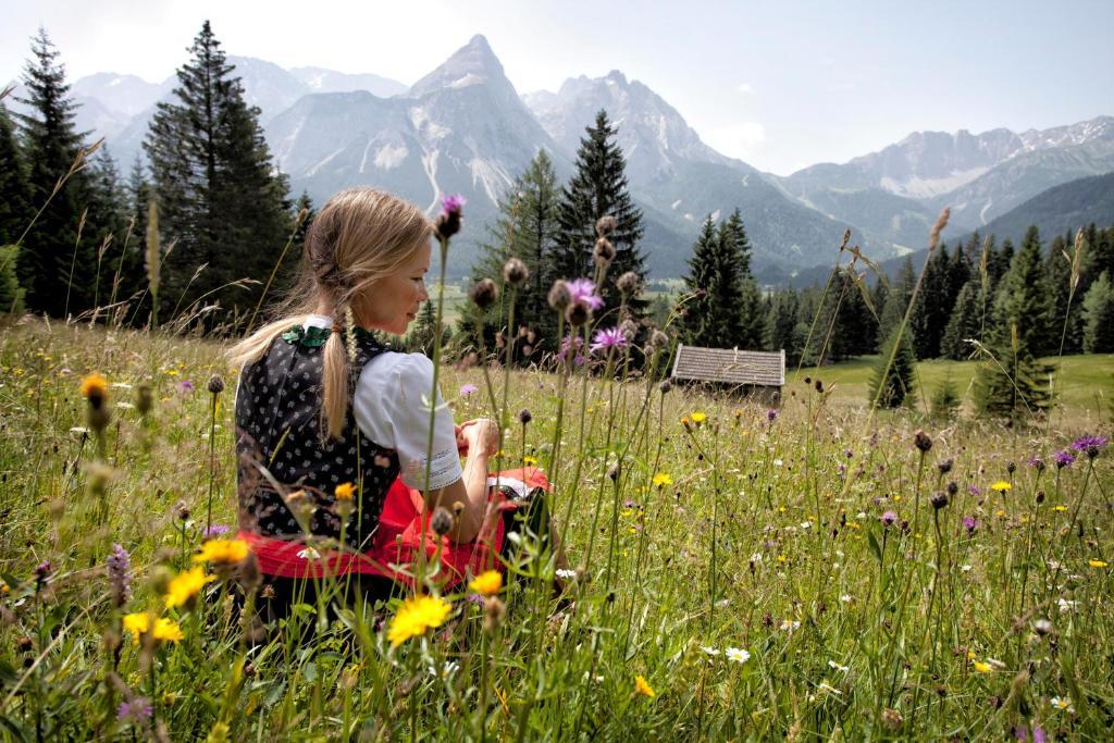 Chalet Zur Rose Berwang Exteriör bild